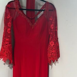 CLEARANCE
Elegant Red Lace prom formal/Evening Dress